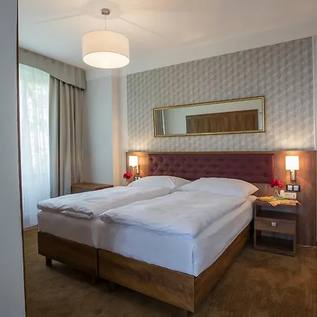 Bellevue Tlapak 4* פודבראדי